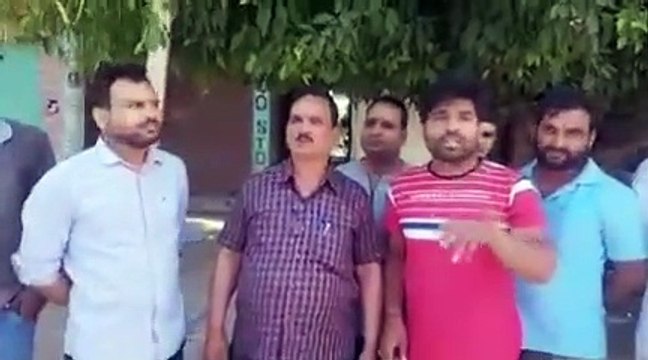 हाईटेंशन लाइन का तार टूटकर गिरने से कई घरो में फुके उपकरण