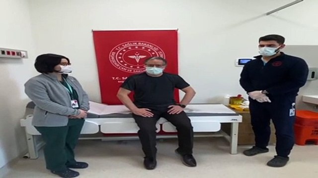 İlahiyatçı Prof. Dr. Mustafa Karataş koronavirüs aşısı oldu!