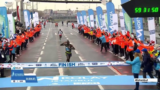 'Yeşil Yarı Maraton' konseptli N Kolay İstanbul Yarı Maratonu koşuluyor