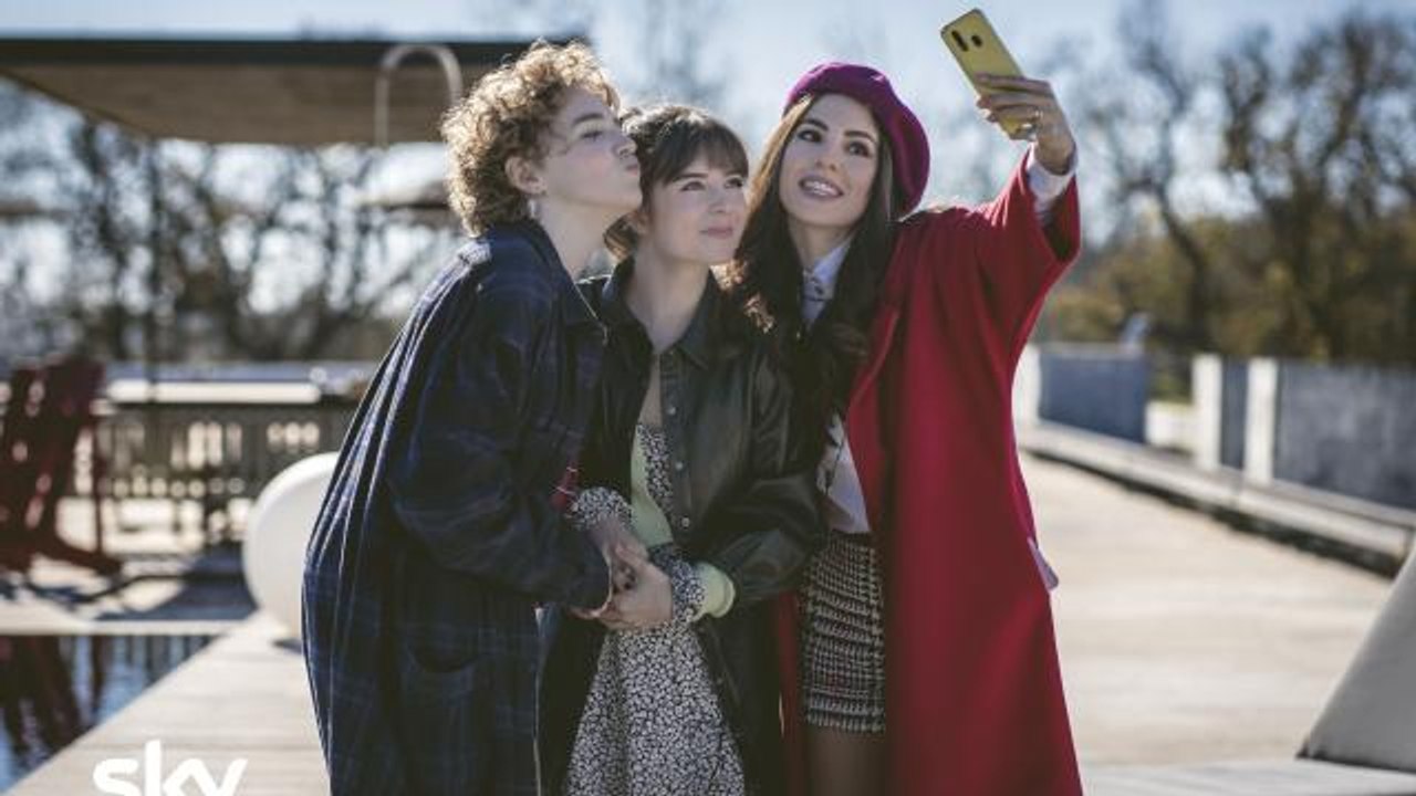 Genitori Vs Influencer, Michela Andreozzi e Giulia De Lellis: 'Devo farlo per la mia salute'