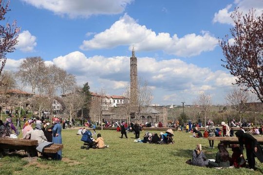 KORONAVİRÜS VAKA SAYININ ARTTIĞI DİYARBAKIR'DA, DENETİMLER SIKLAŞTIRILDI