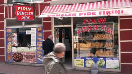 Tuncelili esnaftan örnek uygulama “Askıda kitap”