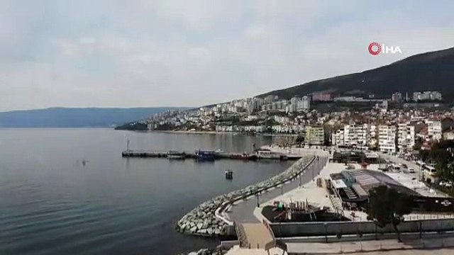 Beyaza bürünen Gemlik Körfezi korkuttu