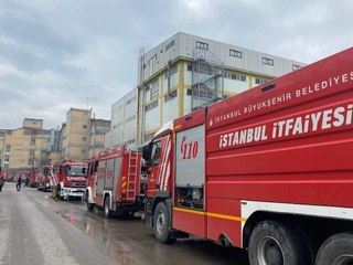 TUZLA'DA BOYA FABRİKASINDA YANGIN