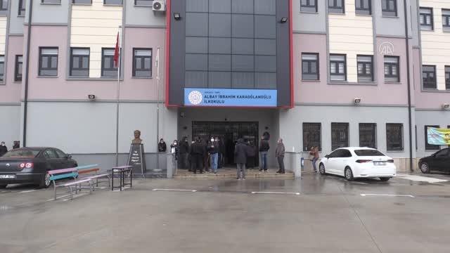 Kocaeli'de çifte vatandaşlar Bulgaristan'daki genel seçimler için oy kullanıyor