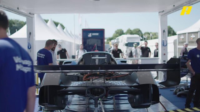 لحظة تقديم سيارة الدفع الرباعي الكهربائية لسباقات إكستريم إي لأول مرة
