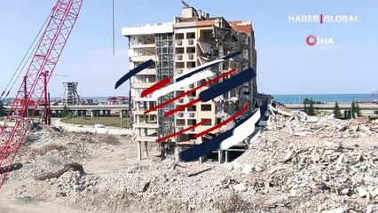 Bina yıkımında korku dolu anlar kamerada