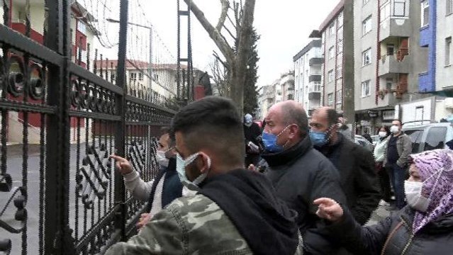 AVCILAR'DA 4 DAKİKA GEÇ KALDI, SINAVA ALINMADI... VELİLERİN ISRARI SONUÇ VERMEDİ