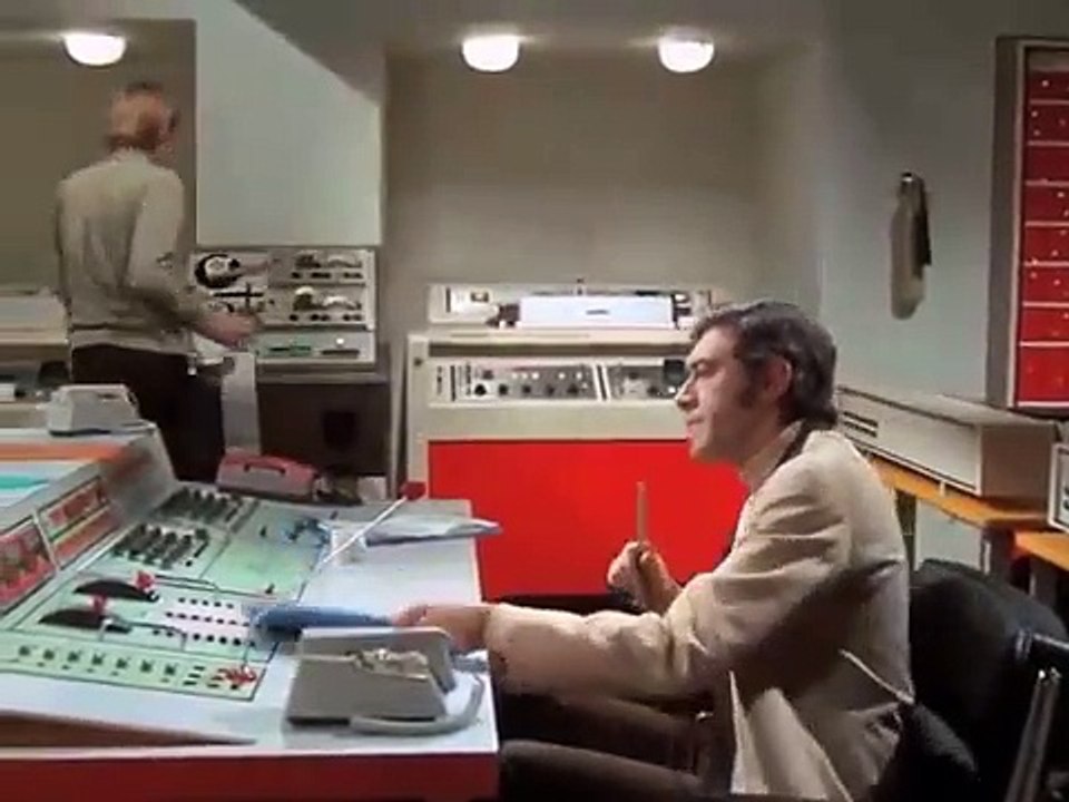 Ufo Tv Show Clip - Closeup - Clip No 1