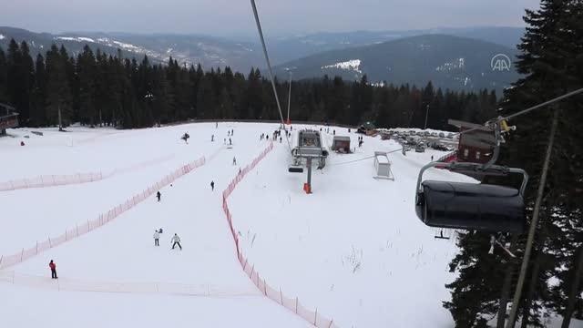 KASTAMONU - Ilgaz Dağı'nda nisan ayında kayak keyfi