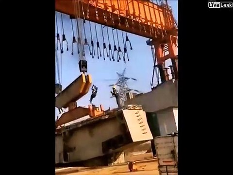 Ces ouvriers vont avoir la frayeur de leur vie