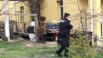 Taşınacakları evden keskin koku gelince pencereden atlayarak yardım istedi