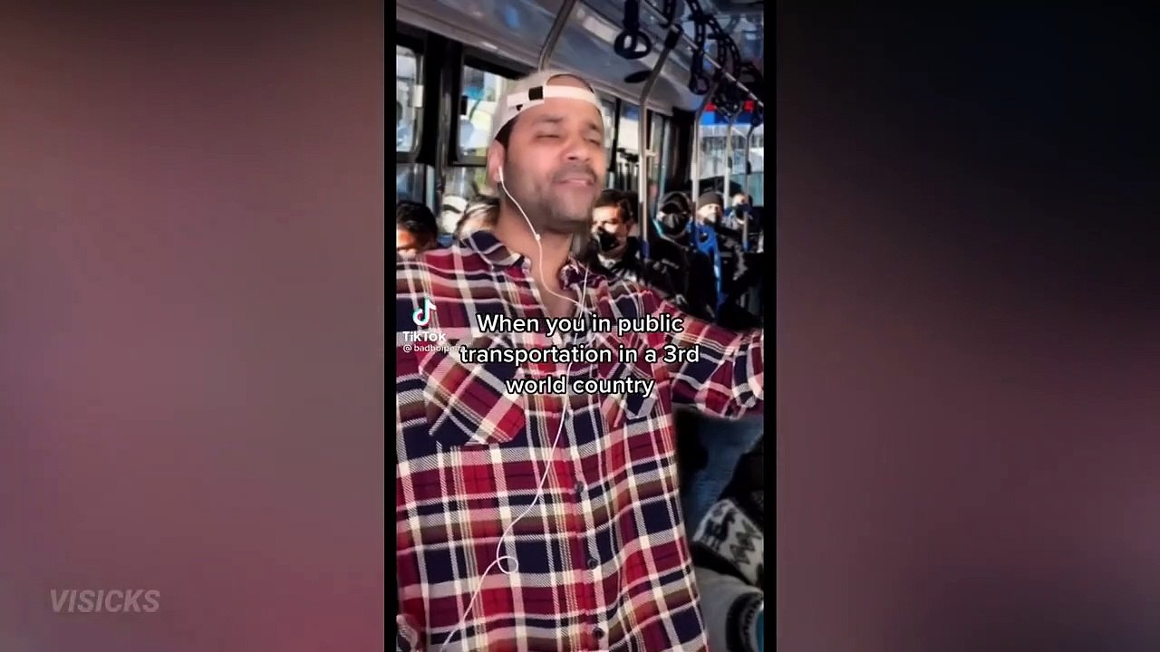 Je Réagis À Vos Tik Tok Sur Moi ! (Et Sur Mes Sons)