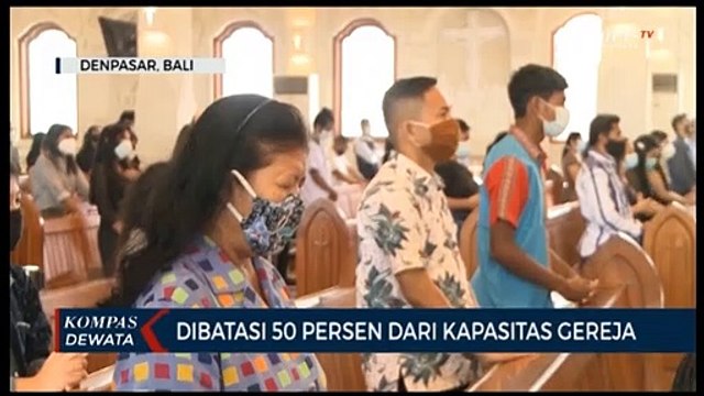 Ibadah Jumat Agung Di Gereja Katedral Denpasar