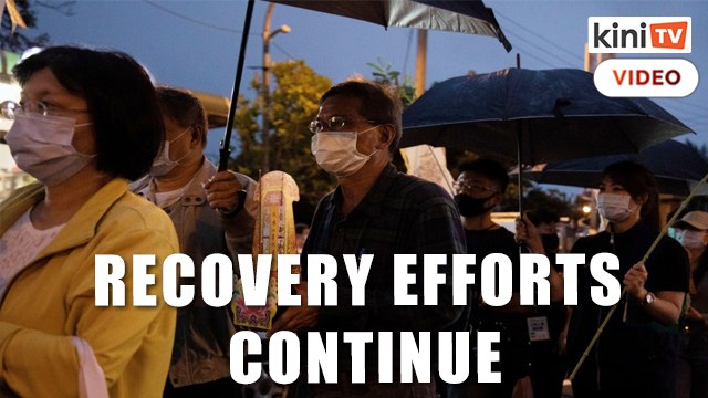 Relatives mourn Taiwan train crash victims