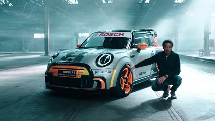 MINI Electric Pacesetter – Safetycar of the Formula E - Three Things with Oliver Heilmer