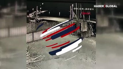 Polisten kaçarken duvara çarptılar