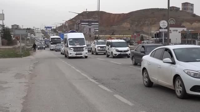 KIRIKKALE - Kilit kavşak Kırıkkale'de trafik yoğunluğu