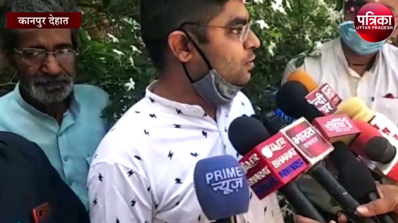 प्रशासन द्वारा सपा एमएलसी के स्कूल पर चलाया गया बुलडोजर