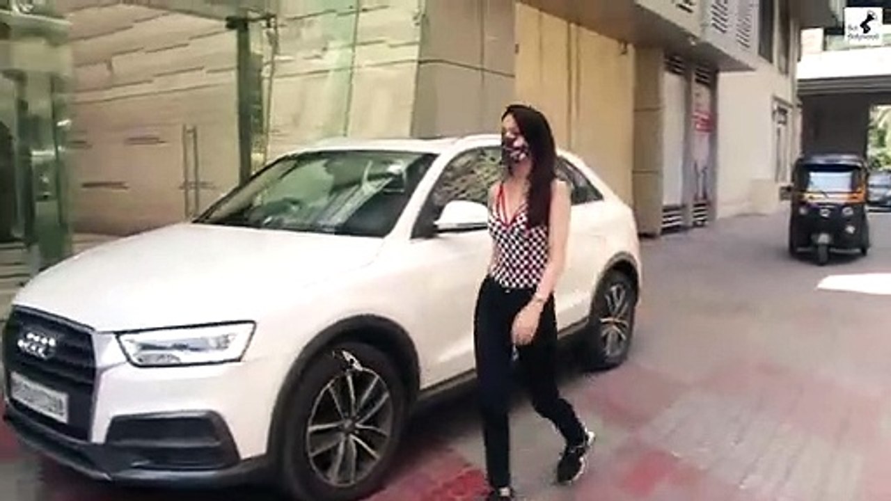 Khoobsurat Sandeepa Dhar In Black-N-White Check Print Top, Melvin Louis Dance Partner