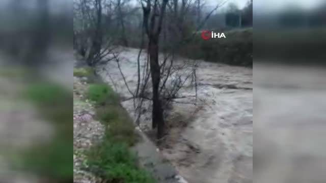 Sağanak yağışın ardından dereler taşma noktasına geldi