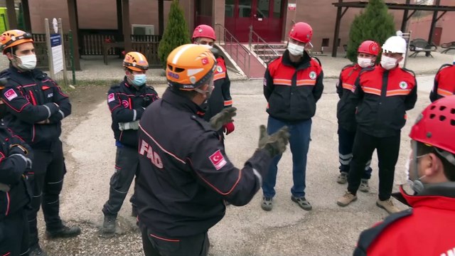 Mamak arama kurtarma ekibinden nefes kesen tatbikat