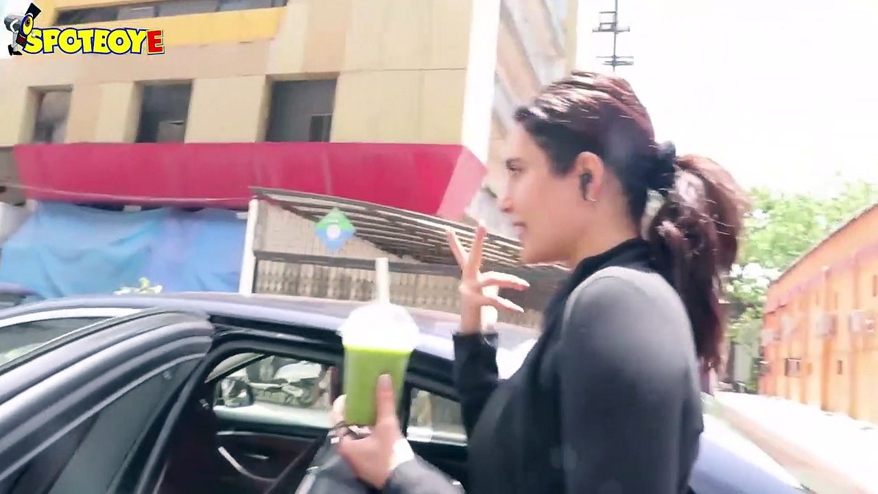 SPOTTED! Karishma Tanna, Arti Singh across town