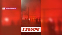 Fumigènes et feux d'artifices après la victoire de l'Olympiakos - Foot - WTF