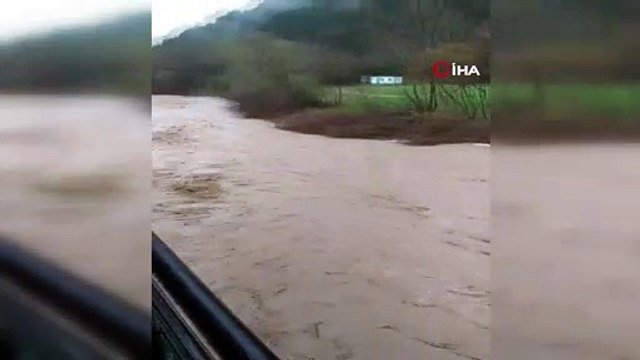 Sağanak yağışın ardından dereler taşma noktasına geldi