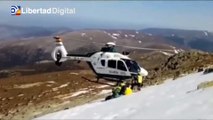 Arriesgado rescate en helicóptero a una persona herida en la sierra de Madrid