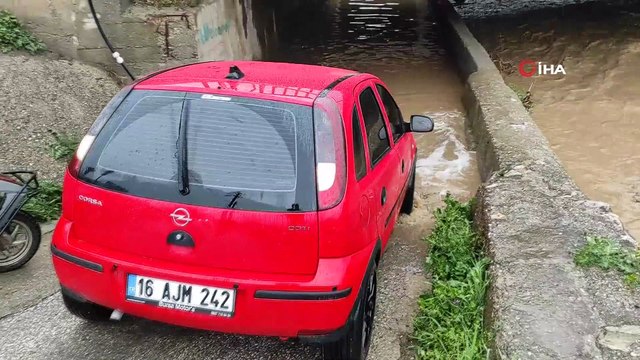 Kestel'de sel alarmı...Alt geçit sular altında kaldı, araçlar mahsur kaldı