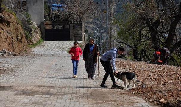 İSLAHİYE'NİN 210 NÜFUSLU MAHALLESİNDE HİÇ KORONAVİRÜS VAKASI GÖRÜLMEDİ