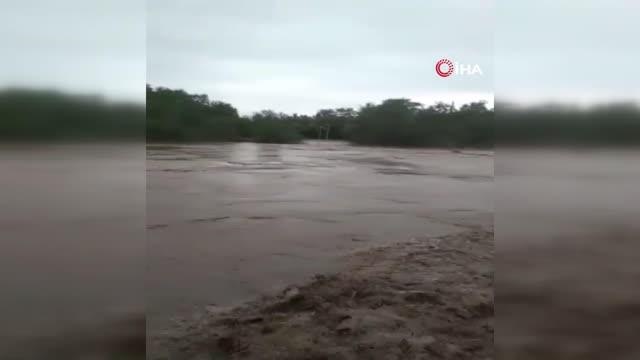 - Endonezya'daki sel ve heyelan felaketinde can kaybı 70'e yükseldi