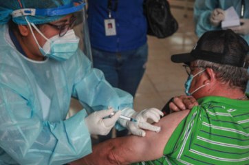 Los CDC actualizan la guía para los estadounidenses que se han vacunado por completo