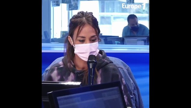 Alice Belaïdi balance sur Pierre Ménès