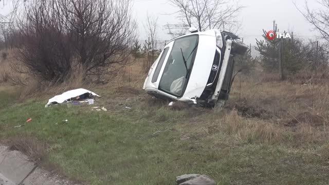 TEM otoyolunda feci kaza... Otomobil şarampole uçtu, sürücü hayatını kaybetti