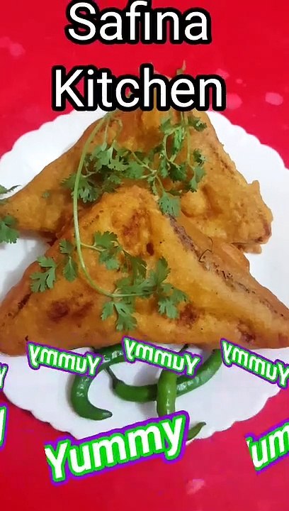 #Shorts #Tasty crispy Bread Pakora #North Indian snacks Recipe #Bread Pakoda Recipe by Safina kitchen