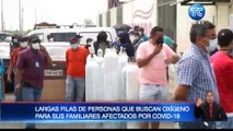 Largas filas para buscar oxígenos para familiares con Covid-19