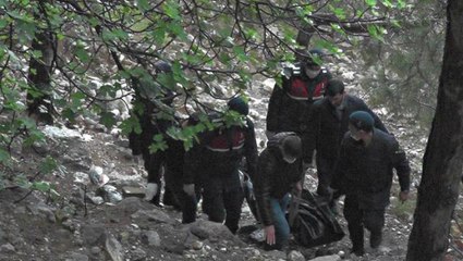 Ağabeyine öldürüleceği mesajını atan genç, başından vurulmuş halde ölü bulundu