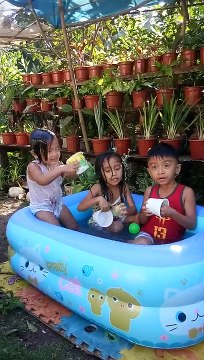 sarap tingnan ng mga batang kuntento na sa maliit na pool
