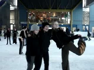 Les Filles à La Patinoire