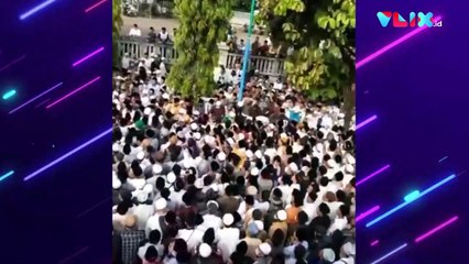 Ramai! Pemakaman Abuya Uci Cilongok Dihadiri Ribuan Orang!