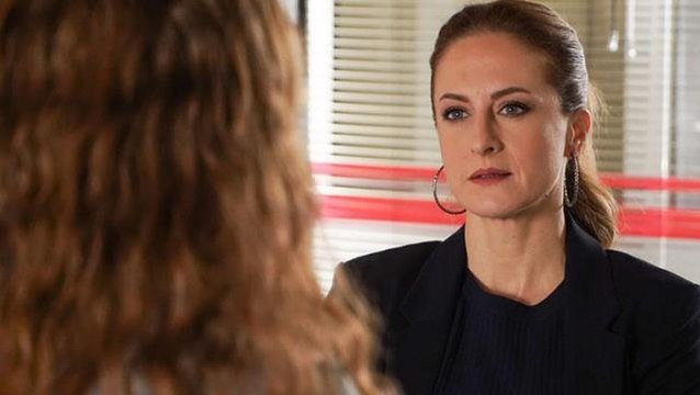 Ünlü oyuncu Canan Ergüder göğüs kanserine yakalandı