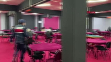 İZMİR KISITLAMADA KUMAR OYNAYAN 24 KİŞİYE, 108 BİN TL CEZA