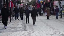 KIRKLARELİ - Kovid-19 vakalarının arttığı Kırklareli'nde bazı vatandaşlar uyarılara rağmen maske takmıyor