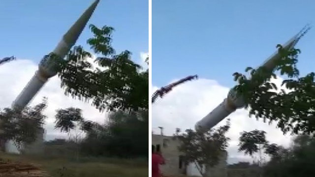 613 yıllık caminin minaresi böyle yıkıldı