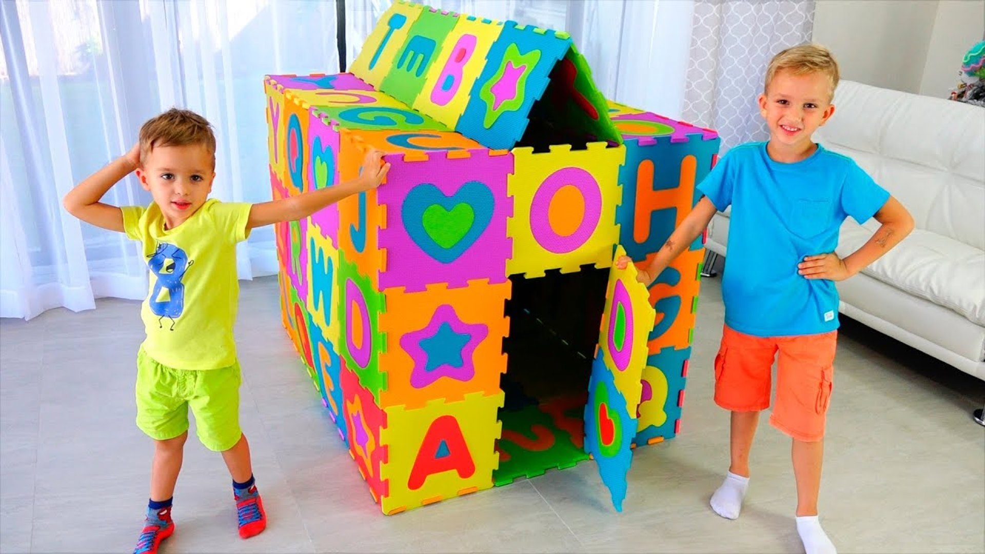 Vlad and Niki playing with Toy Blocks 