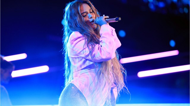 “Tengo celulitis y estrías como todas”: las verdades que Karol G dedica a sus haters