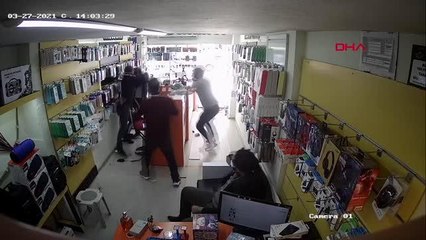 'KARDEŞİMİZDEN BOŞAN' DİYE 40 DAKİKA DÖVÜP, VÜCUDUNA KAYNAR SU DÖKTÜLER
