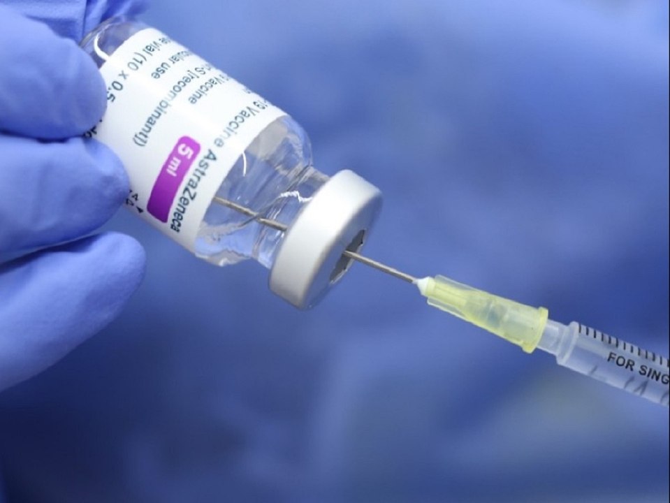 EMA bestätigt Zusammenhang zwischen AstraZeneca und Thrombosefällen